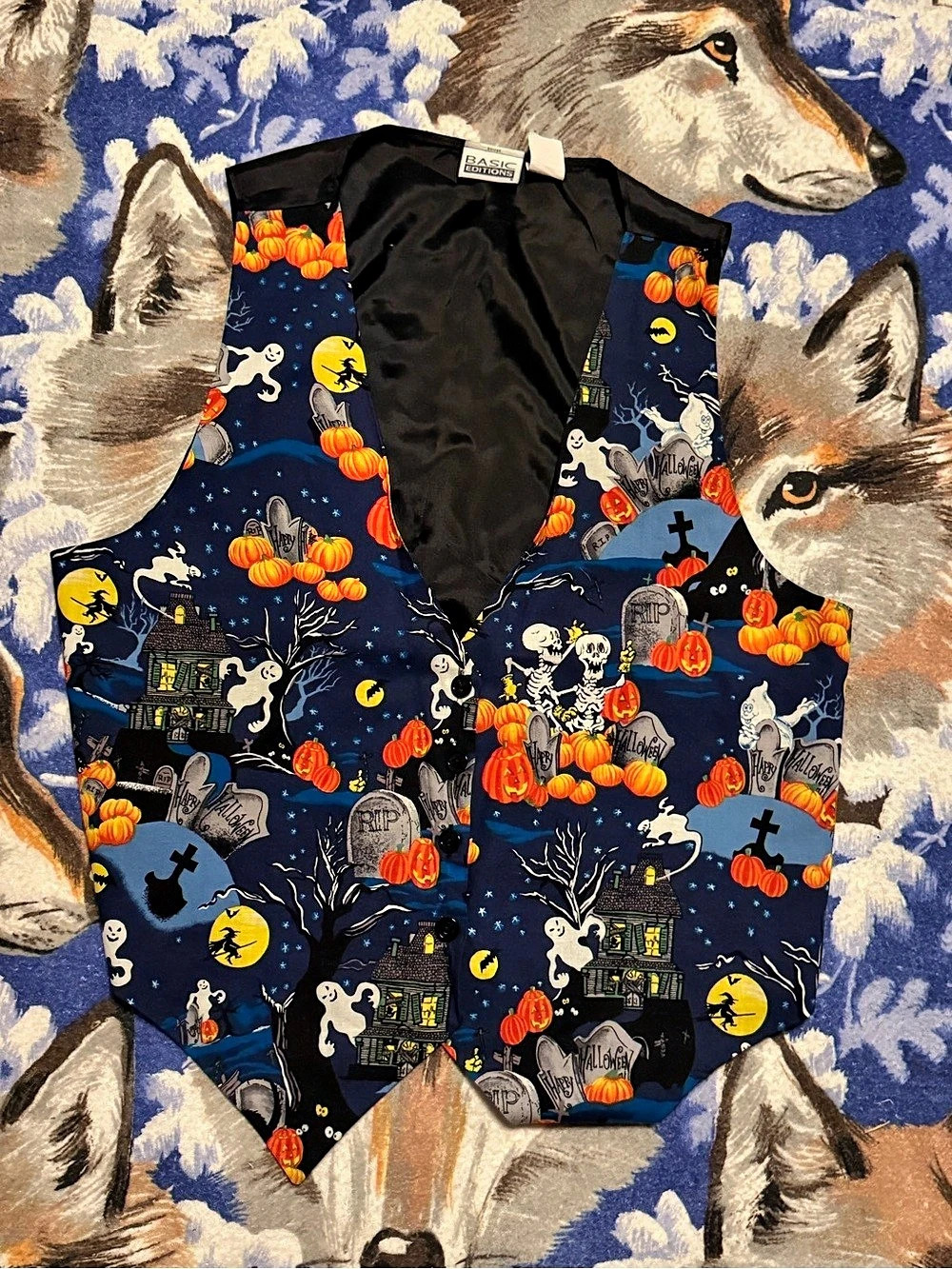 Basic Editions Halloween Pumpkin Ghost Graveyard Vest Large